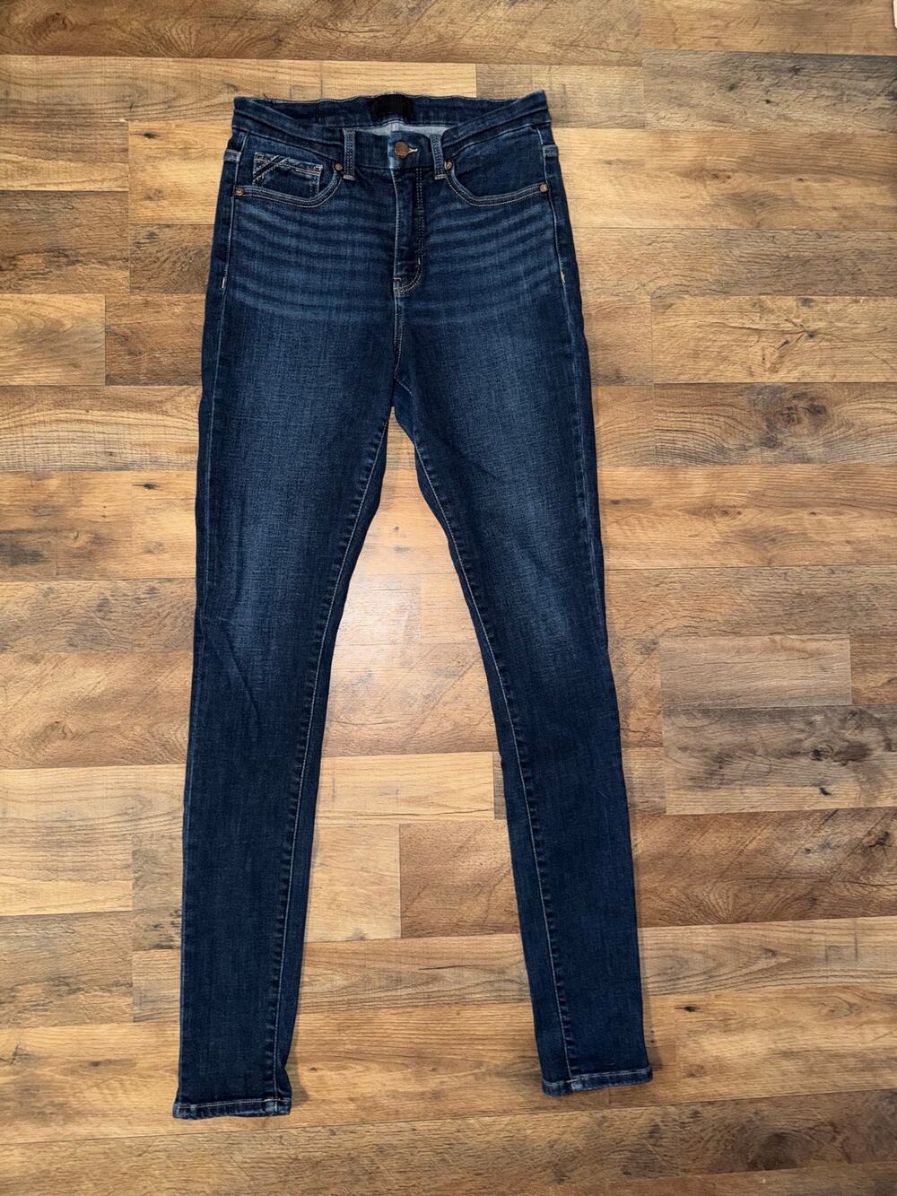 Buckle black women’s fit No. 75 skinny stretch shaping & smoothing blue jeans